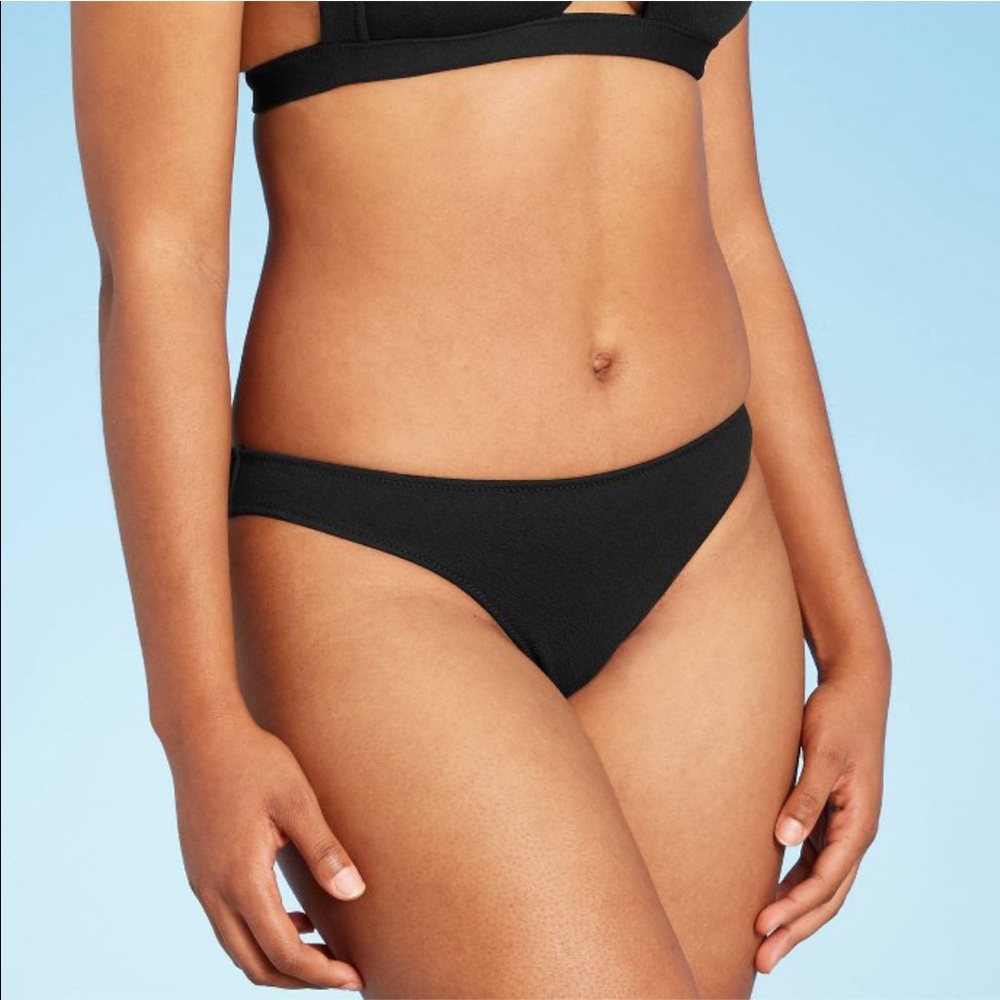 Crepe textured cheeky bikini bottoms